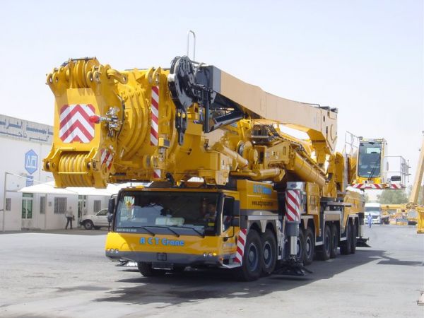 C-100 1200 TONS MOBILE CRANE