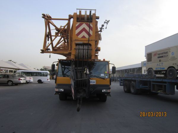 LIEBHERR LTM 250 TONS